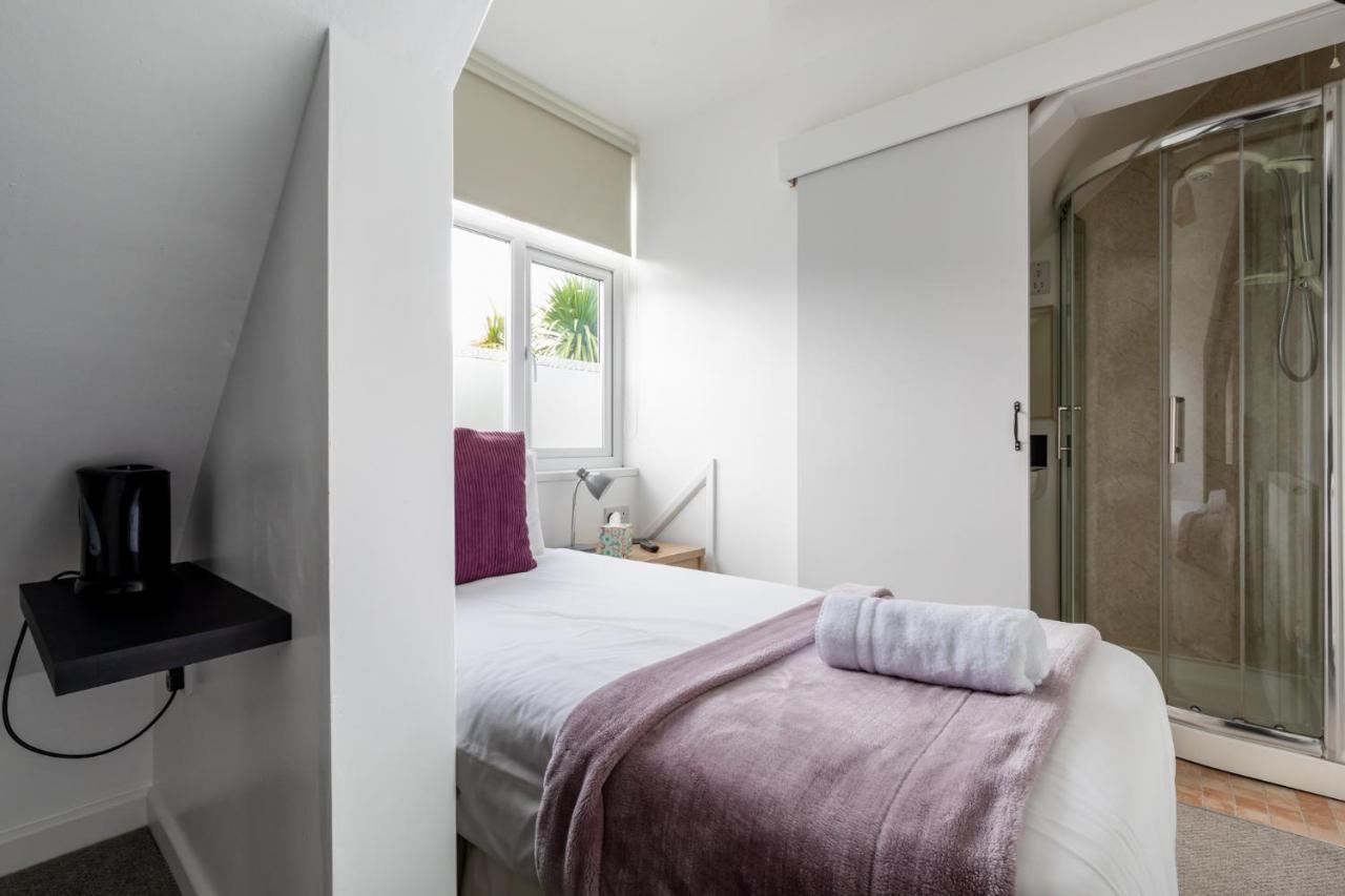 Oasis House Hotel Falmouth Buitenkant foto