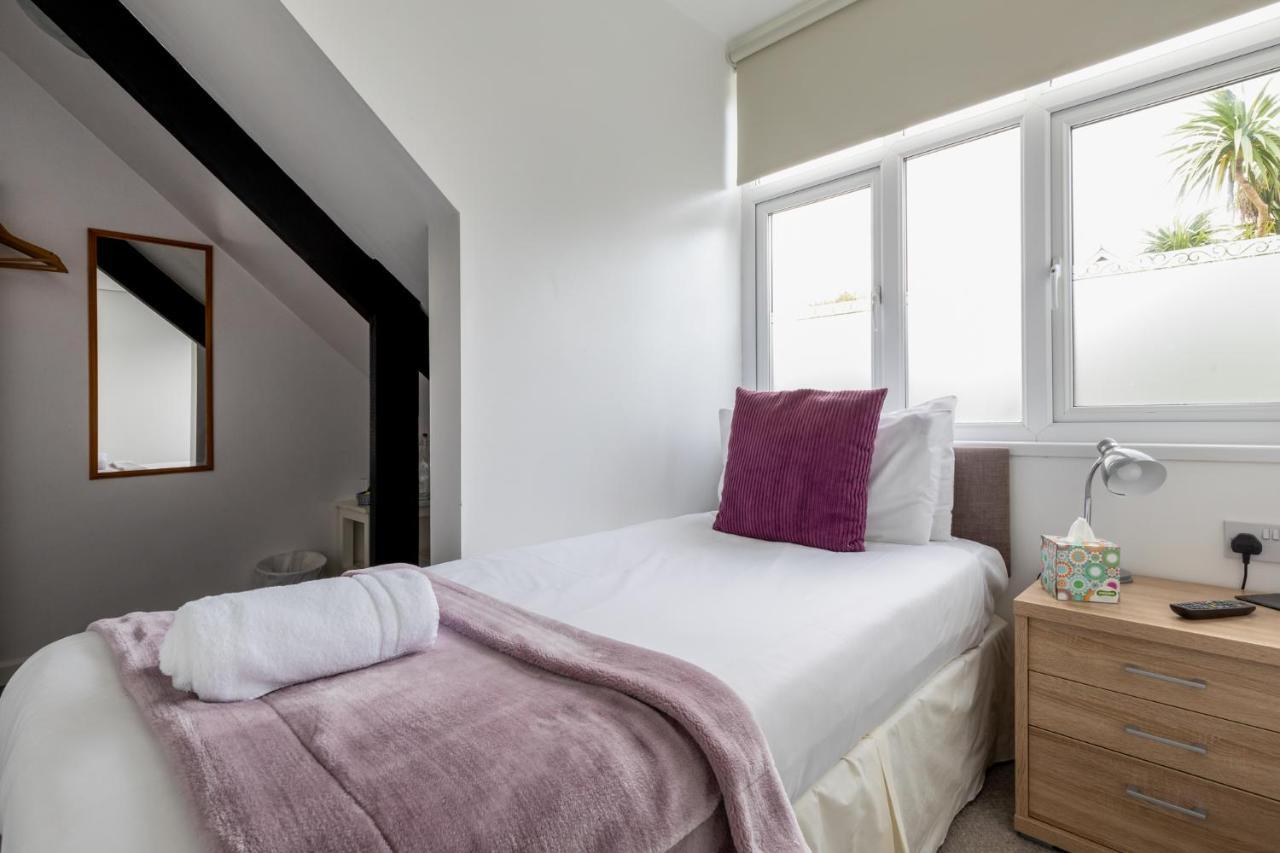 Oasis House Hotel Falmouth Buitenkant foto